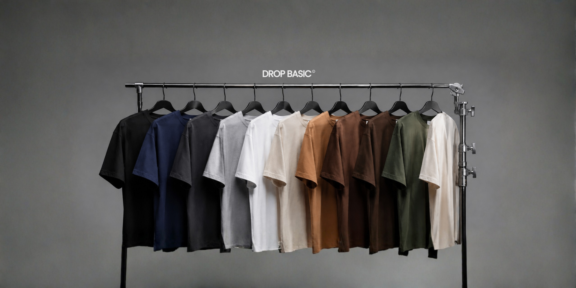 Arara com camisetas básicas DROP BASIC em diversas cores